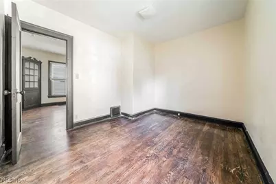 1318 Middle Avenue, Elyria, OH 44035 - Photo 15