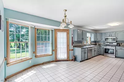 3053 Chablis Lane, Youngstown, OH 44514 - Photo 17