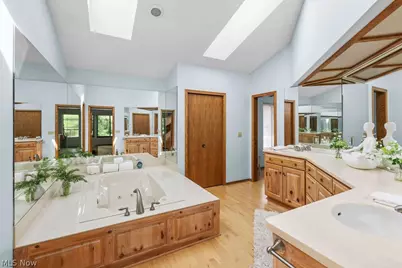 2180 Stone Creek Trail, Cuyahoga Falls, OH 44223 - Photo 39