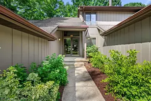 2180 Stone Creek Trail, Cuyahoga Falls, OH 44223 - Photo 3