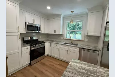 12173 Bradford Drive, Chardon, OH 44024 - Photo 3