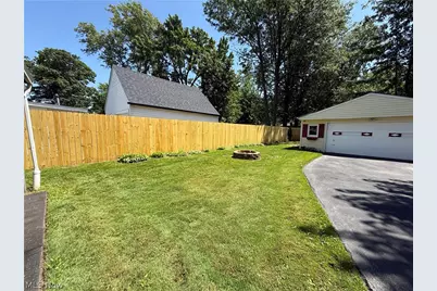 7682 Pinehurst Drive, Mentor on the Lake, OH 44060 - Photo 23