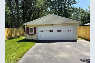 7682 Pinehurst Drive, Mentor on the Lake, OH 44060 - Photo 25