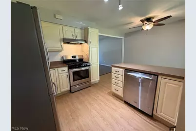 7682 Pinehurst Drive, Mentor on the Lake, OH 44060 - Photo 3