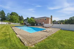 1251 Grenada Dr NE, Canton, OH 44714 - Photo 45