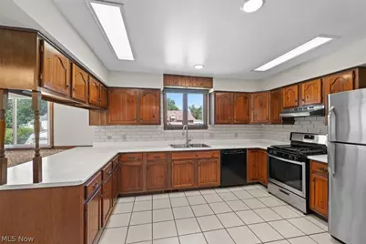 2323 13th Street, Cuyahoga Falls, OH 44223 - Photo 9