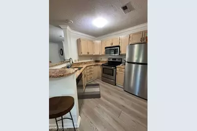 1411 Buckingham Gate Boulevard, Cuyahoga Falls, OH 44221 - Photo 9