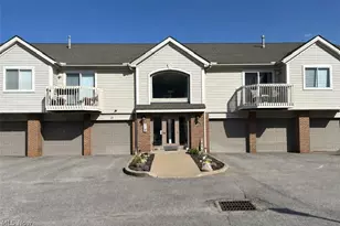 1411 Buckingham Gate Blvd, Cuyahoga Falls, OH 44221 - Photo 1