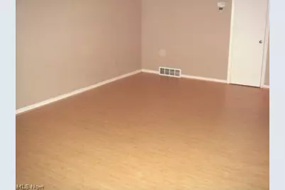 13200 Fairhill Road #3, Huber Heights, OH 44120 - Photo 9