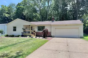 145 Village Blvd, Canfield, OH 44406 - Photo 3