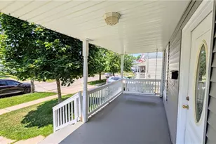 131 Grove Dr, Ashtabula, OH 44004 - Photo 3