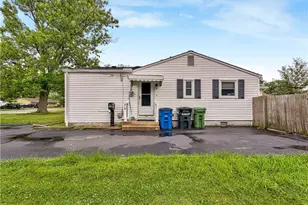 34502 Beachpark Dr, Eastlake, OH 44095 - Photo 3