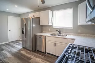 2250 4th St SW, Akron, OH 44314 - Photo 9