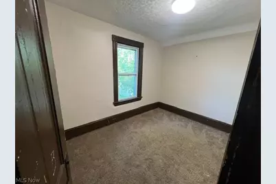 2407 Livingston Avenue, Lorain, OH 44052 - Photo 9