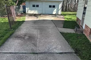 28961 Beechwood Dr, Willowick, OH 44095 - Photo 9