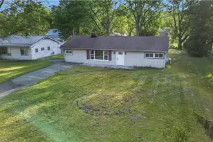 2476 Amberly Dr, Youngstown, OH 44511 - Photo 3