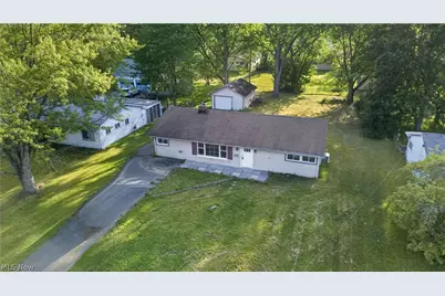 2476 Amberly Drive, Youngstown, OH 44511 - Photo 27