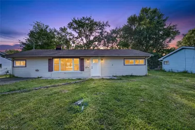 2476 Amberly Drive, Youngstown, OH 44511 - Photo 1
