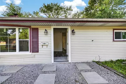 2476 Amberly Drive, Youngstown, OH 44511 - Photo 5