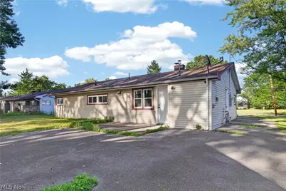 2476 Amberly Drive, Youngstown, OH 44511 - Photo 31