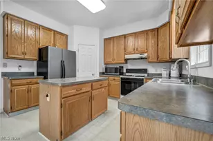 4145 Burnwyke Ct, Copley, OH 44321 - Photo 9