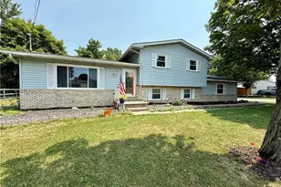 831 N Crestline St, Crestline, OH 44827 - Photo 1
