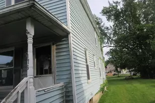 176 E Maryland Ave, Sebring, OH 44672 - Photo 3