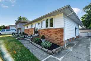 1860 Ridgewick Dr, Wickliffe, OH 44092 - Photo 3