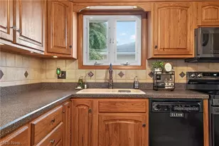 1860 Ridgewick Dr, Wickliffe, OH 44092 - Photo 15