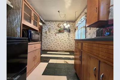 2544 Gilbert Avenue NE, Canton, OH 44705 - Photo 7