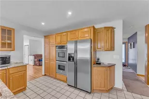 7170 Kingsview Rd, Sagamore Hills, OH 44067 - Photo 9