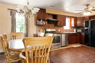 273 Blueberry Dr, Columbiana, OH 44408 - Photo 5