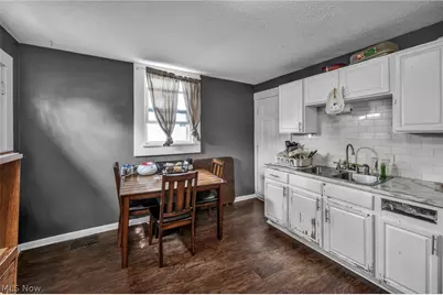 228 Gates, Elyria, OH 44035 - Photo 9