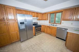 10110 Weathersfield Dr, Mentor, OH 44060 - Photo 5