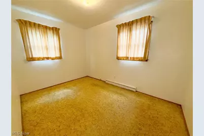 142 N Main Street N, Youngstown, OH 44515 - Photo 7