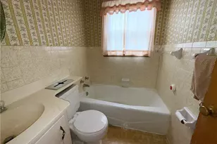 142 N Main Street N, Youngstown, OH 44515 - Photo 9