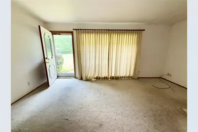 142 N Main Street N, Youngstown, OH 44515 - Photo 5