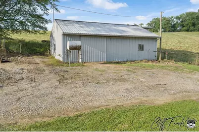 2011 Gordon Road NW, Dover, OH 44622 - Photo 9