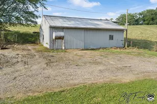 2011 Gordon Rd NW, Dover, OH 44622 - Photo 9