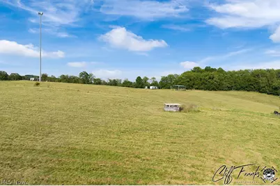 2011 Gordon Road NW, Dover, OH 44622 - Photo 17