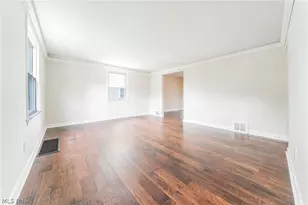142 Woodstock Dr, Avon Lake, OH 44012 - Photo 5