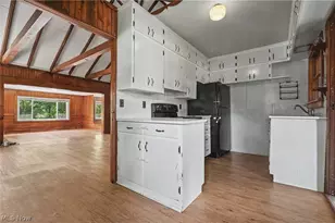 10528 Country Club Ln, Deerfield, OH 44449 - Photo 11