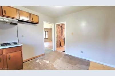 603 Poplar Avenue, Williamstown, WV 26187 - Photo 9