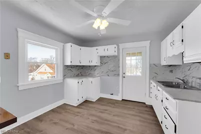 1026 W 4th Street #2/UP, Lorain, OH 44052 - Photo 9