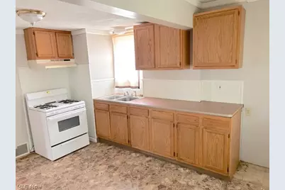 627 Roscoe Avenue, Akron, OH 44306 - Photo 15