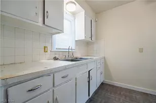 939 Clifford Ave, Akron, OH 44306 - Photo 9