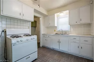 939 Clifford Ave, Akron, OH 44306 - Photo 7