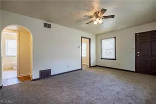 939 Clifford Ave, Akron, OH 44306 - Photo 5