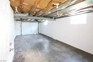329 Thomas St, Wintersville, OH 43953 - Photo 31