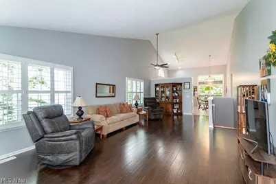 118 Kensington Court, Aurora, OH 44202 - Photo 3